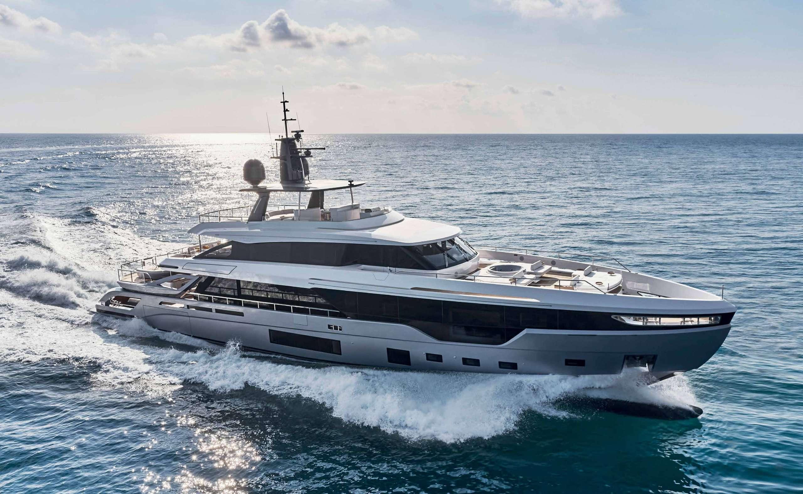 Azimut Trideck 38m running