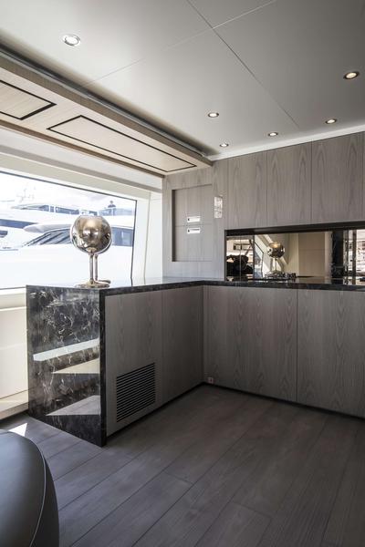 Benetti Classic Supreme 132 HAPPY ME <b>Interior Gallery</b>