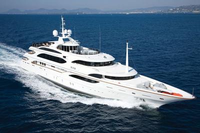 Benetti custom Galkynys