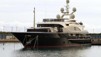 Benetti custom Bash