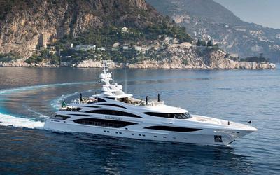 Benetti custom Illusion V