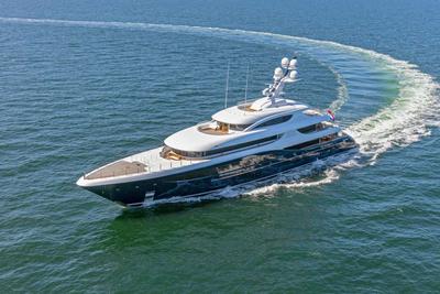 Feadship Full Custom Podium