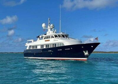 Feadship Full custom Moon river