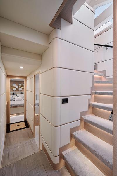 Horizon E81 Open Bridge Journey <b>Interior Gallery</b>