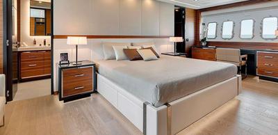 Mangusta Maxi Open 132 ZED <b>Interior Gallery</b>