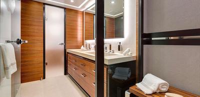 Mangusta Maxi Open 132 ZED <b>Interior Gallery</b>