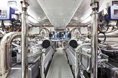 Mangusta Maxi Open 92 L'Esperance <b>Interior Gallery</b>