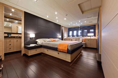 Mangusta Maxi Open 92 L'Esperance <b>Interior Gallery</b>