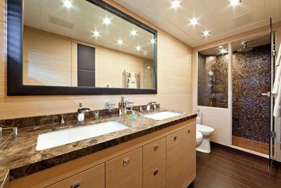 Mangusta Maxi Open 92 L'Esperance <b>Interior Gallery</b>