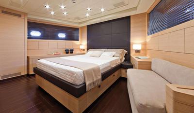 Mangusta Maxi Open 92 L'Esperance <b>Interior Gallery</b>