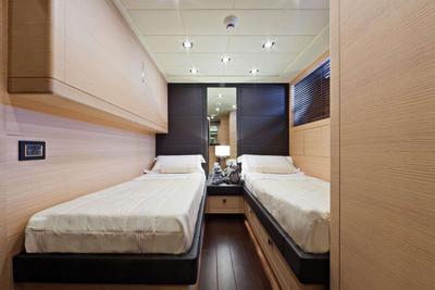 Mangusta Maxi Open 92 L'Esperance <b>Interior Gallery</b>