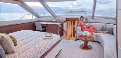 Ocean Alexander 100 skylounge Wine Down <b>Interior Gallery</b>